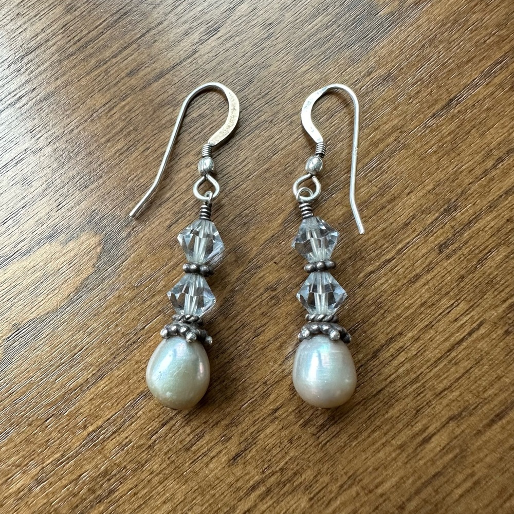 🦋 2/$10 - Earrings - Handmade - Silver/Pearl